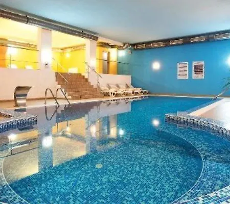 3 Terraces 2 Bed 2 Bath 2 Floor / Pool /
